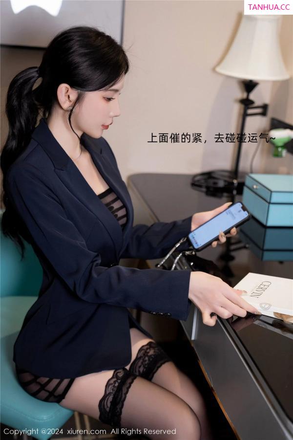 周于希dummy  [XiuRen]高清写真图 2024.01.12 No.7956 周于希Sally 丝袜试穿第12张图片